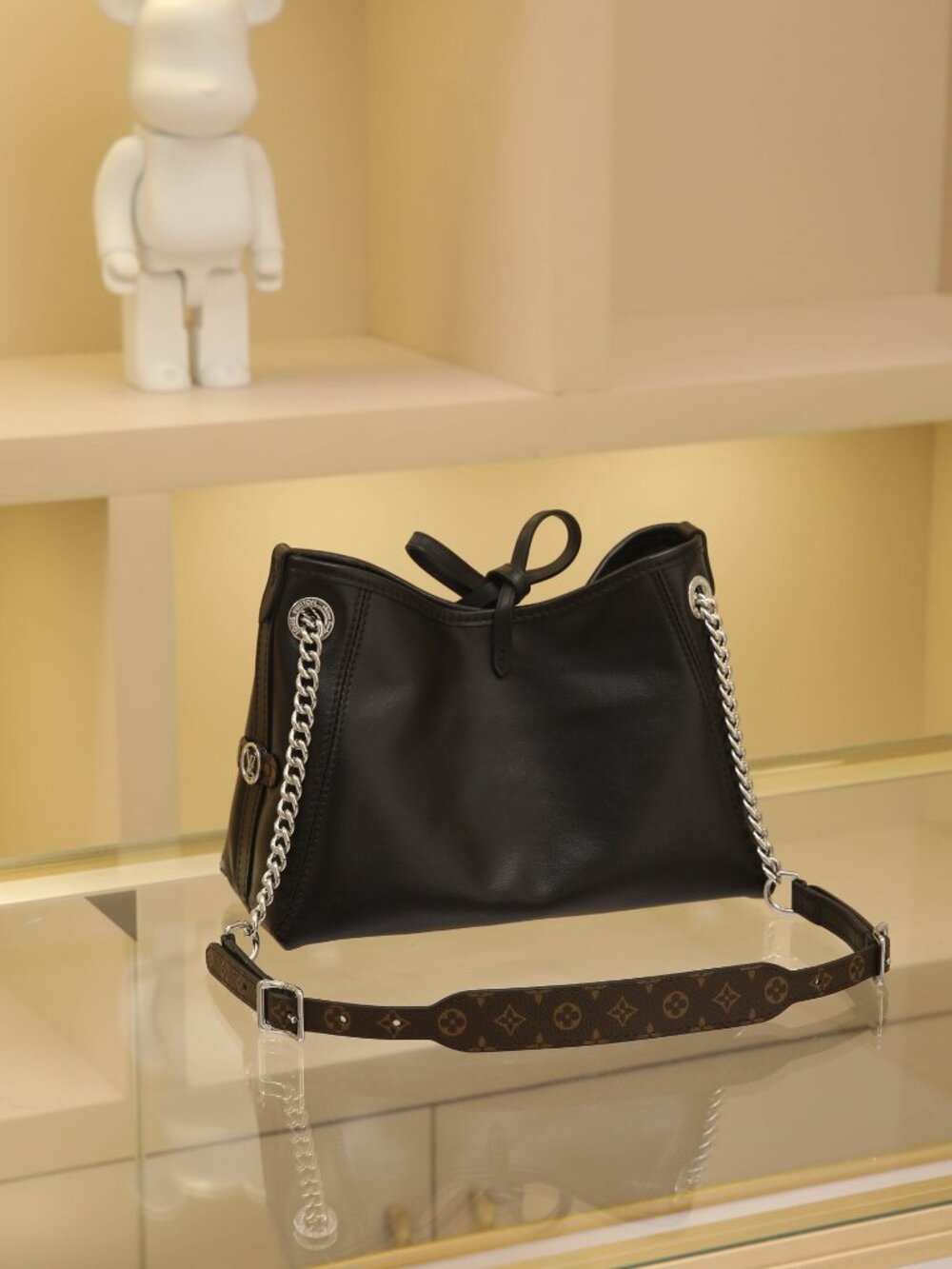 Louis Vuitton Shoulder Bag Carryall Cargo Vibe PM Lambskin M24861 - Picture 3 of 9